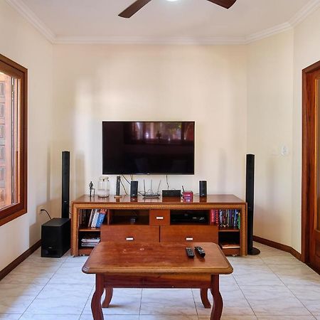 Casa Petunia Com Ar E Piscina Perto Do Centro Βίλα Παρατί Εξωτερικό φωτογραφία