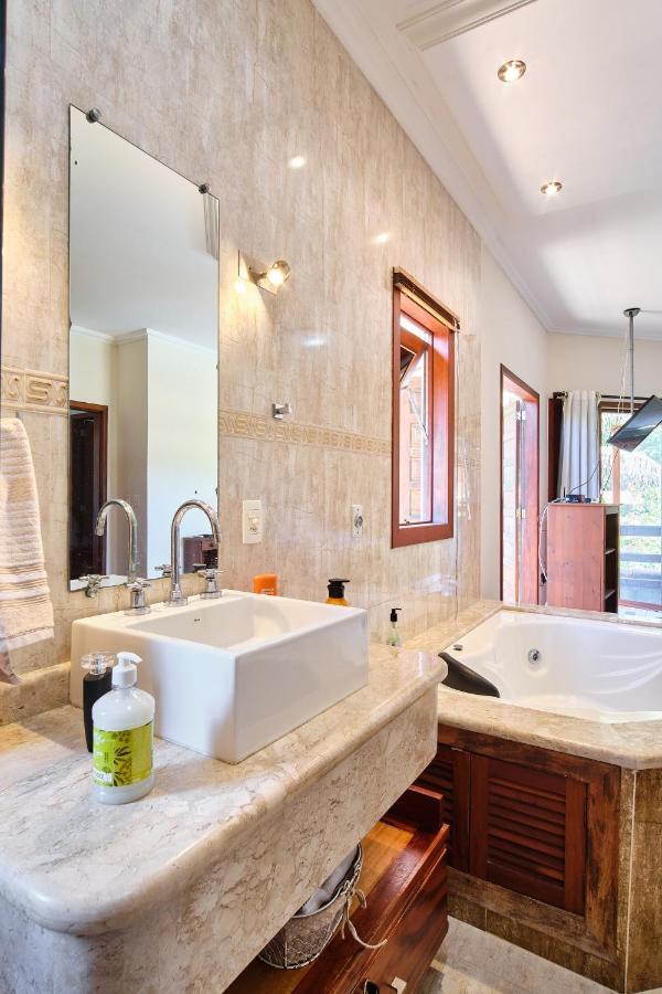 Casa Petunia Com Ar E Piscina Perto Do Centro Βίλα Παρατί Εξωτερικό φωτογραφία