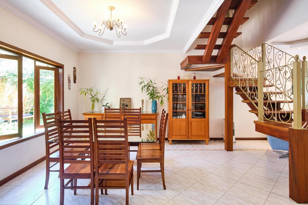 Casa Petunia Com Ar E Piscina Perto Do Centro Βίλα Παρατί Εξωτερικό φωτογραφία